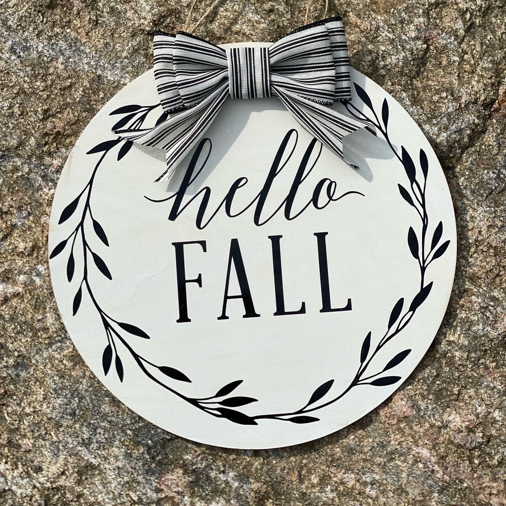 Hello Fall Round Sign